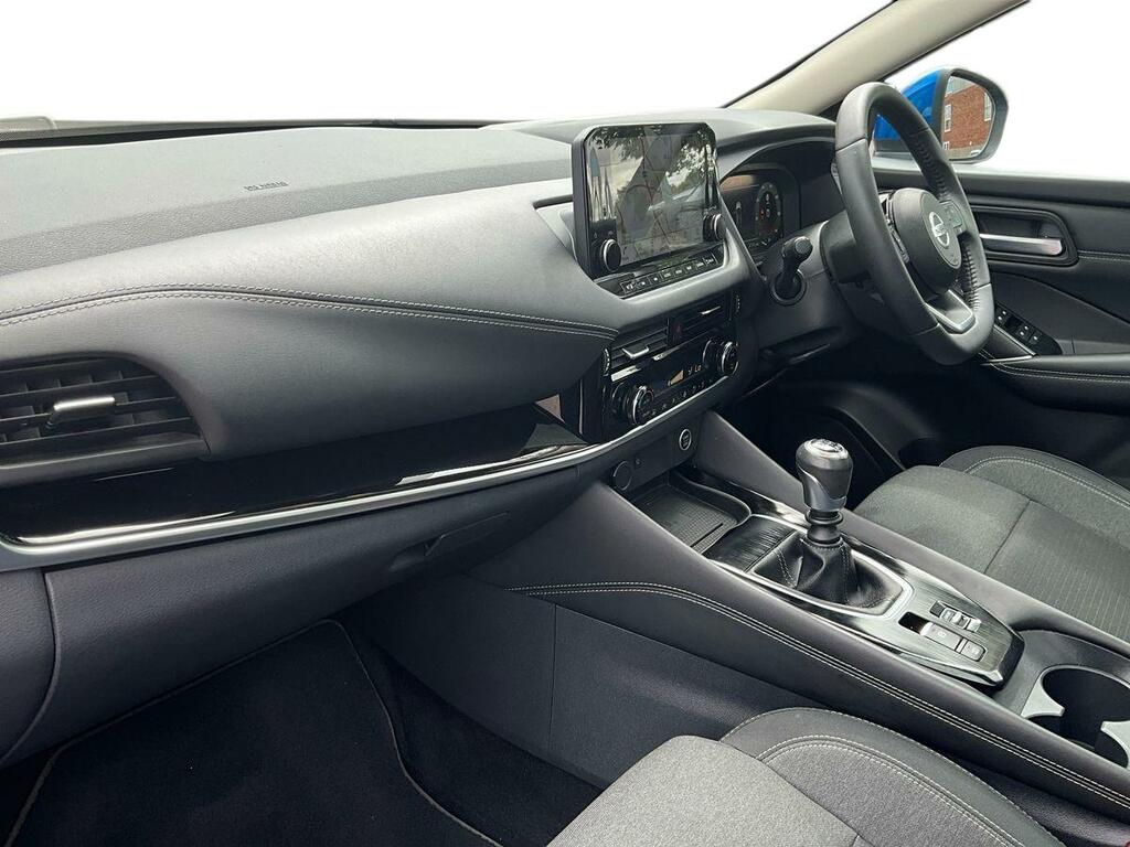 Nissan Qashqai Hatchback White #15