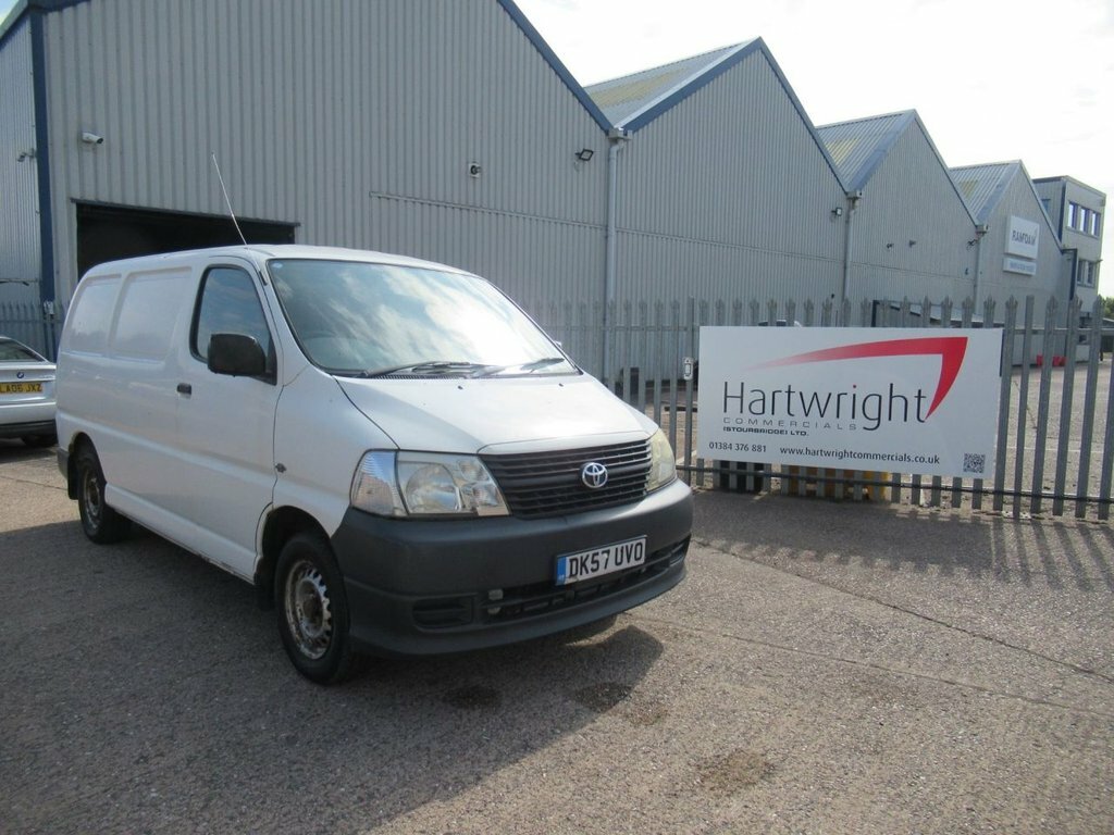 Toyota HiAce 2.5L Null Red #1