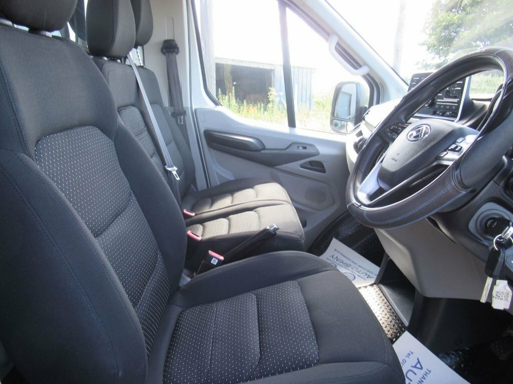 Maxus Deliver 9 Deliver 9 Mini Bus 2.0 D20 Lux Fwd L3 H2 Euro 6 S Blue #11