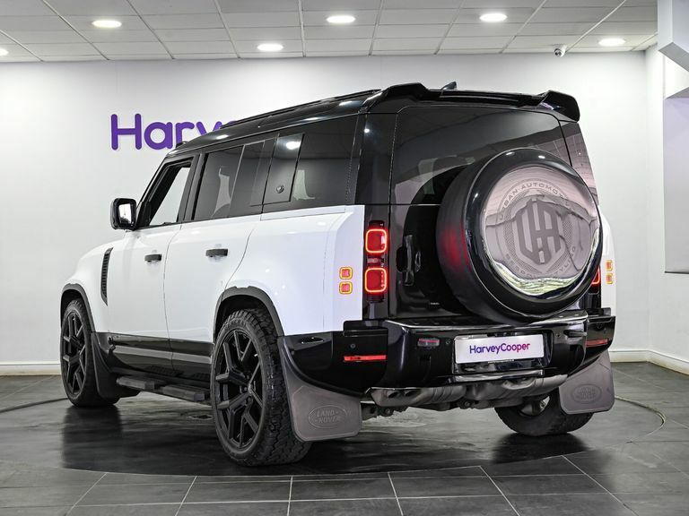 Land Rover Defender 110 3.0 D300 X-dynamic S 110 Urban White #6