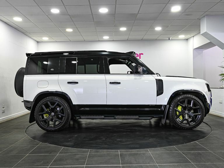 Land Rover Defender 110 3.0 D300 X-dynamic S 110 Urban White #5