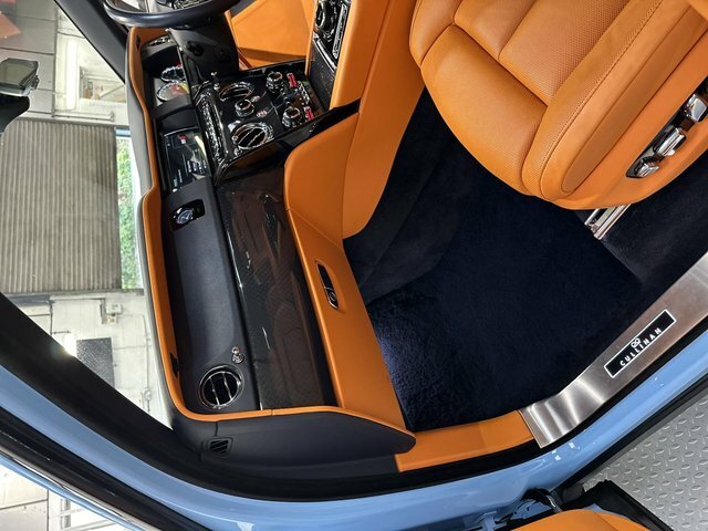 Rolls-Royce Cullinan V12 Silver #29