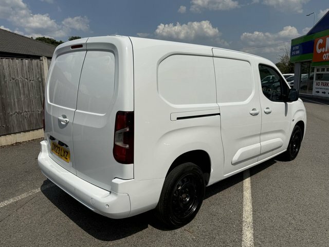 Vauxhall Combo 1.5 Turbo D 2300 Pro Panel Van 6Dr L White #3