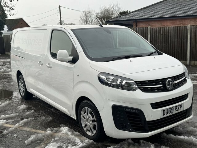 Vauxhall Vivaro 1.5 Turbo D 2900 Sportive Panel Van Man White #2