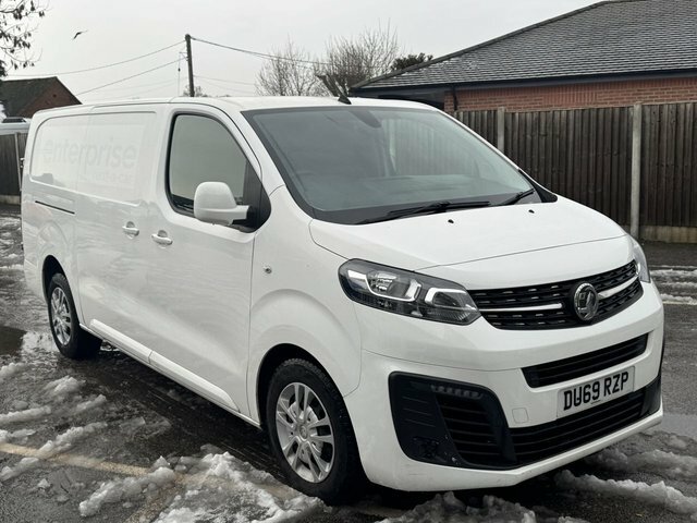 Vauxhall Vivaro 1.5 Turbo D 2900 Sportive Panel Van Man White #3
