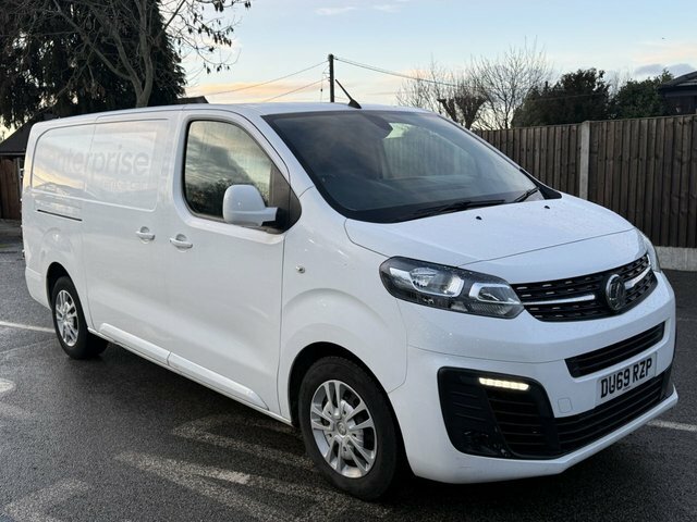 Vauxhall Vivaro 1.5 Turbo D 2900 Sportive Panel Van Man White