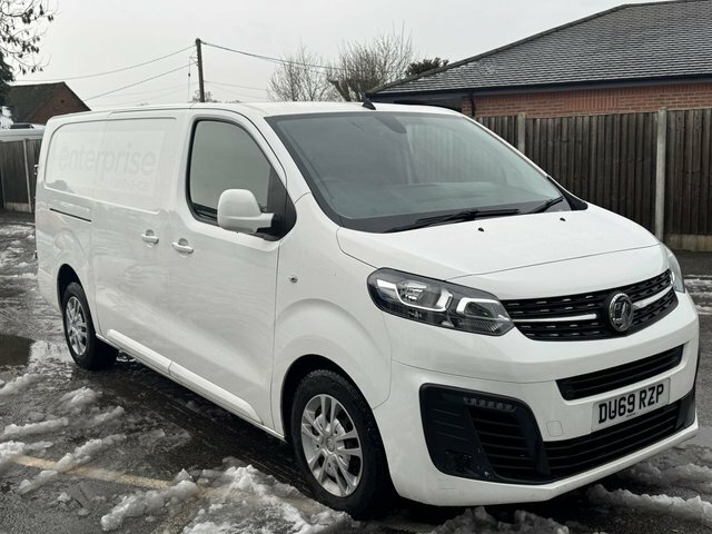 Vauxhall Vivaro 1.5 Turbo D 2900 Sportive Panel Van Man White #4