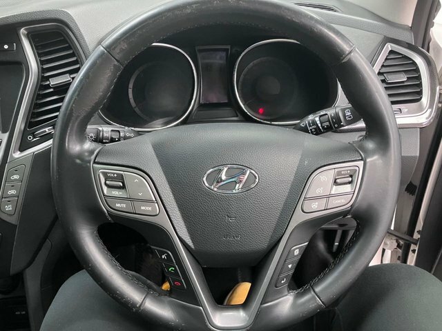 Hyundai Santa Fe 2.2 Crdi Style 5 Seats -Full Service History White #48