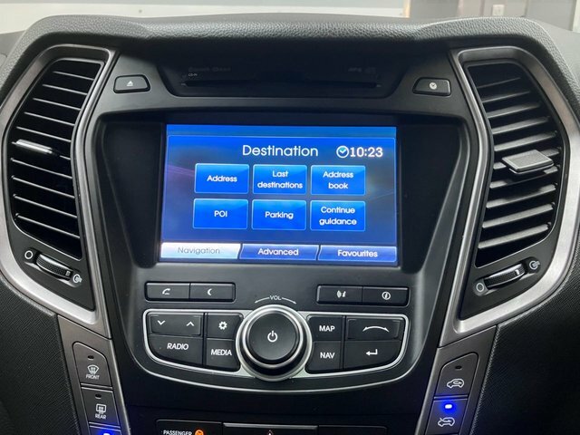 Hyundai Santa Fe 2.2 Crdi Style 5 Seats -Full Service History White #38