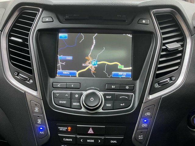 Hyundai Santa Fe 2.2 Crdi Style 5 Seats -Full Service History White #37