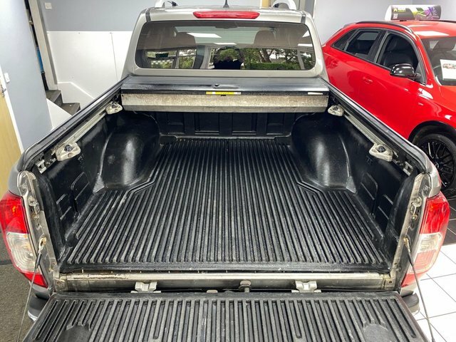 Nissan Navara 2.3 Dci Tekna 4X4 Silver #23