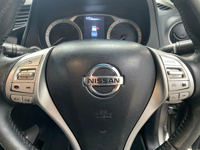 Nissan Navara 2.3 Dci Tekna 4X4 Silver #8