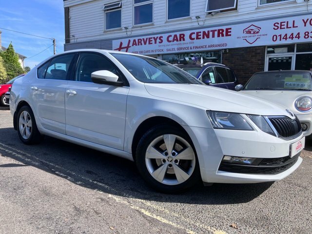 Skoda Octavia 1.0 Tsi Gpf Se Technology Hatchback Man White #3