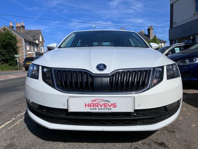 Skoda Octavia 1.0 Tsi Gpf Se Technology Hatchback Man White #2