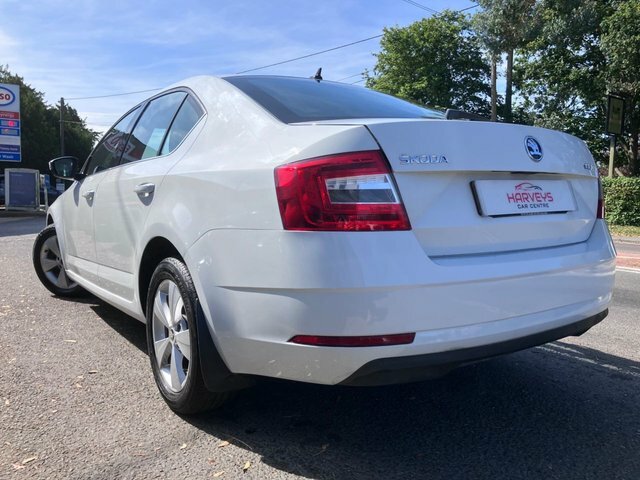 Skoda Octavia 1.0 Tsi Gpf Se Technology Hatchback Man White #5