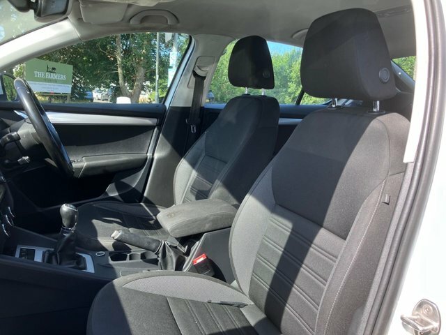 Skoda Octavia 1.0 Tsi Gpf Se Technology Hatchback Man White #6