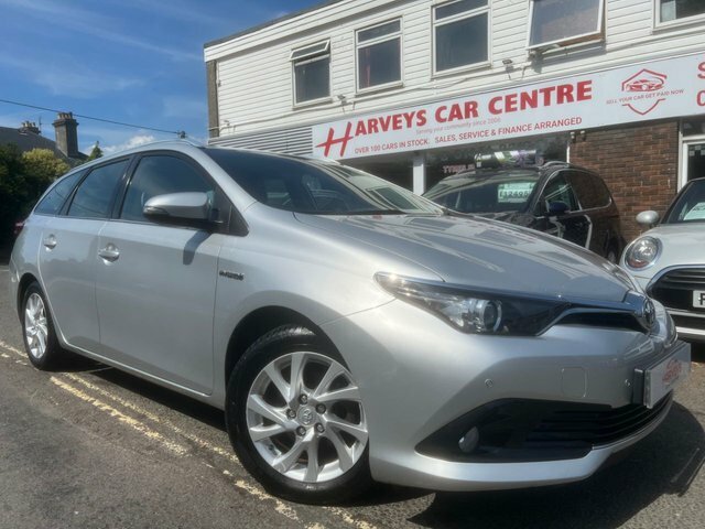 Toyota Auris 1.8 Vvt-h Business Edition Touring Sports Petr Silver #2