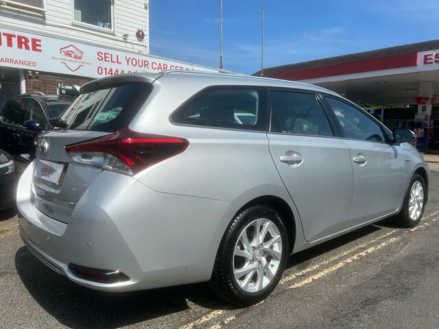 Toyota Auris 1.8 Vvt-h Business Edition Touring Sports Petr Silver #5