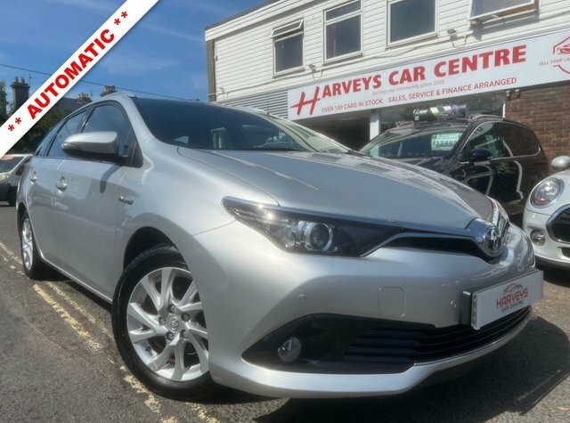 Toyota Auris 1.8 Vvt-h Business Edition Touring Sports Petr Silver