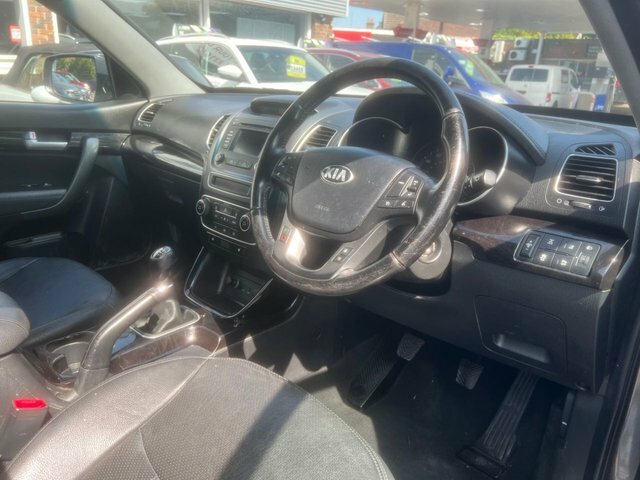 Kia Sorento Suv White #11