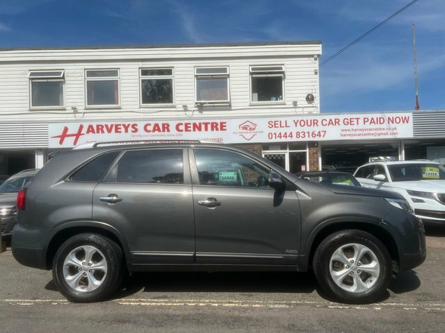 Kia Sorento Suv White #9