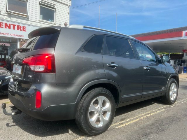 Kia Sorento Suv White #8