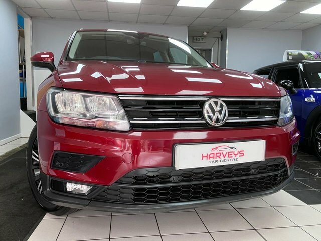 Volkswagen Tiguan 2.0 Tdi Se Navigation Suv Dsg 4Motion E DF17YRR Red #2