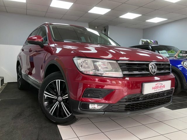 Volkswagen Tiguan 2.0 Tdi Se Navigation Suv Dsg 4Motion E DF17YRR Red #4