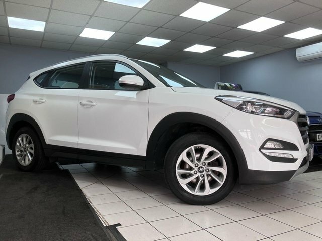 Hyundai Tucson 1.6 Gdi Blue Drive Se Nav Suv Eu White