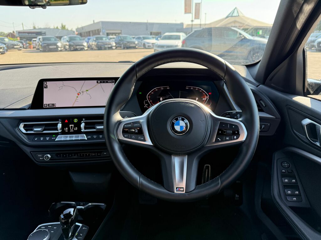 BMW 1 Series M Sport HX72OEE Black #6