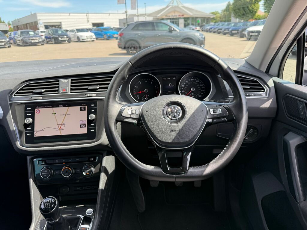 Volkswagen Tiguan Match Black #6