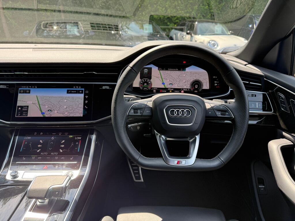 Audi Q8 Black Edition Black #6