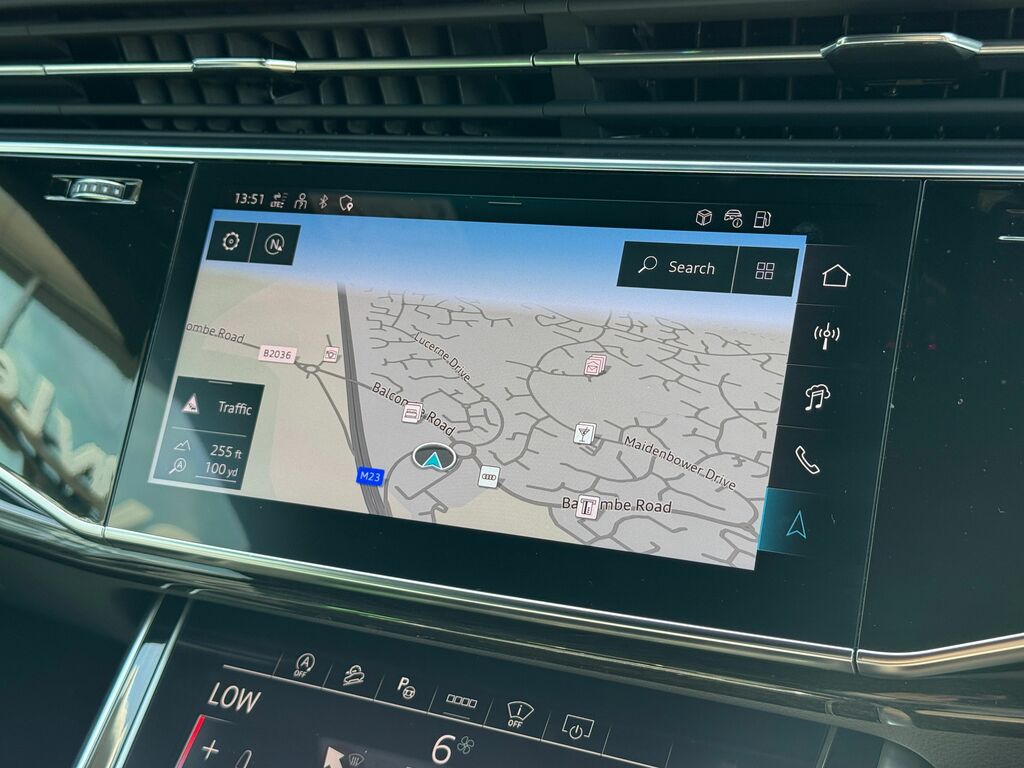 Audi Q8 Black Edition Black #5