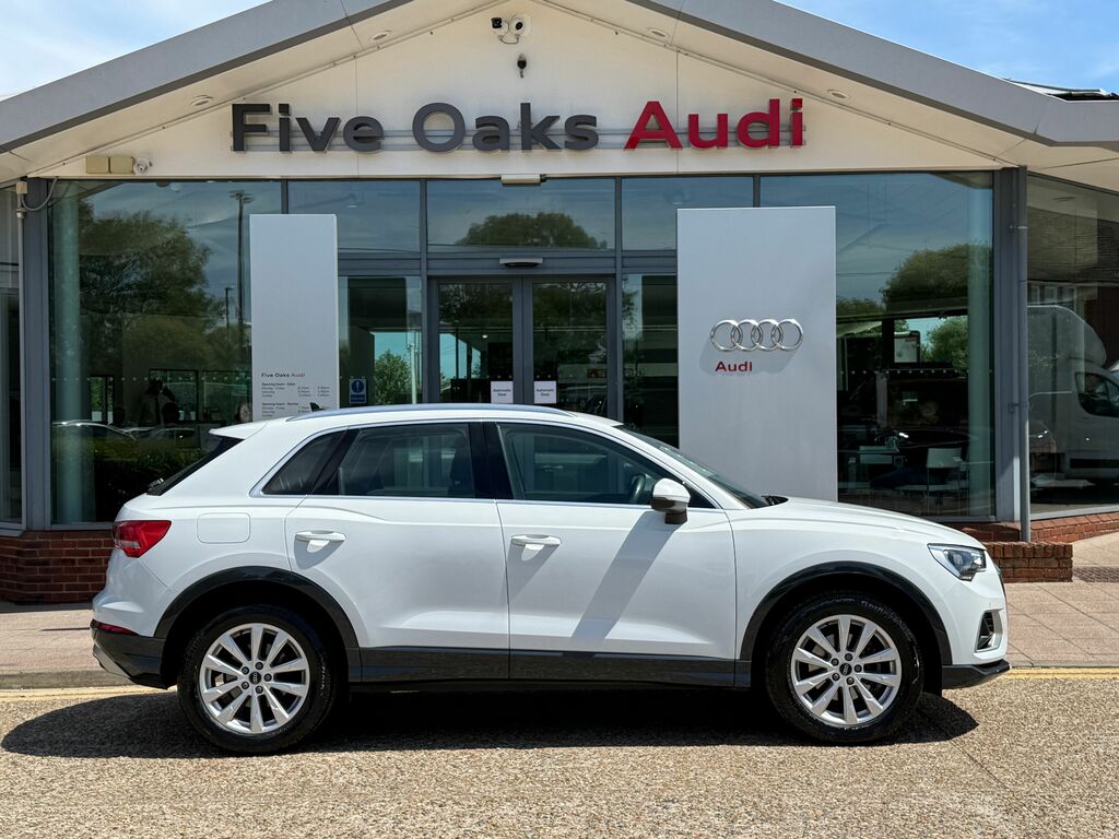 Audi Q3 Sport Black #2