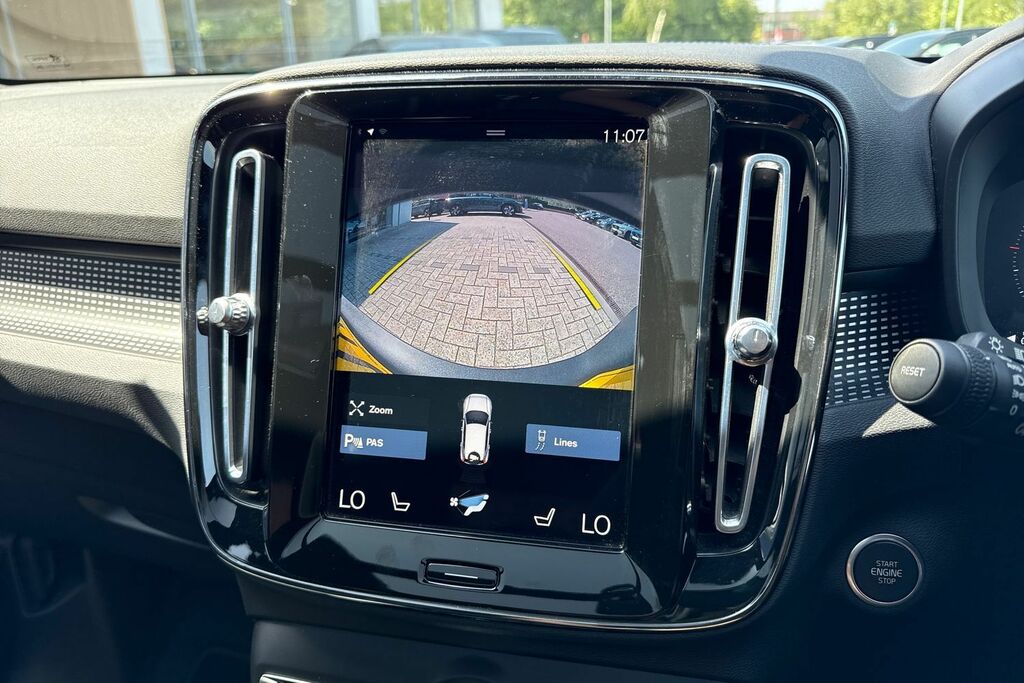 Volvo XC40 R Design LC71OPP Black #3