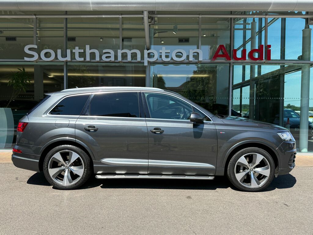 Audi Q7 S Line KP19CPH Black #2