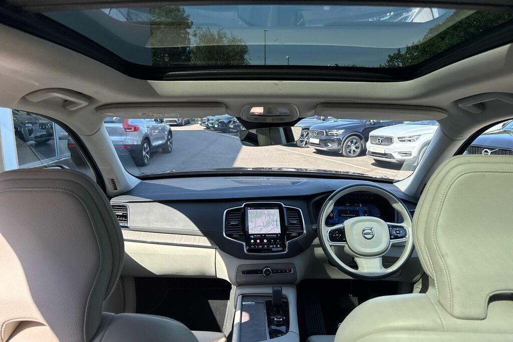 Volvo XC90 Plus Black #3
