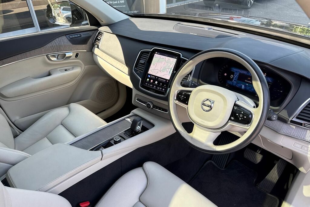 Volvo XC90 Plus Black #6