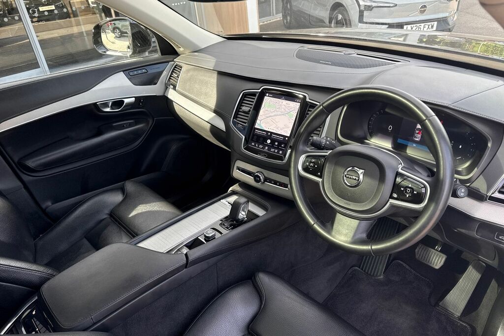 Volvo XC90 Plus Black #6
