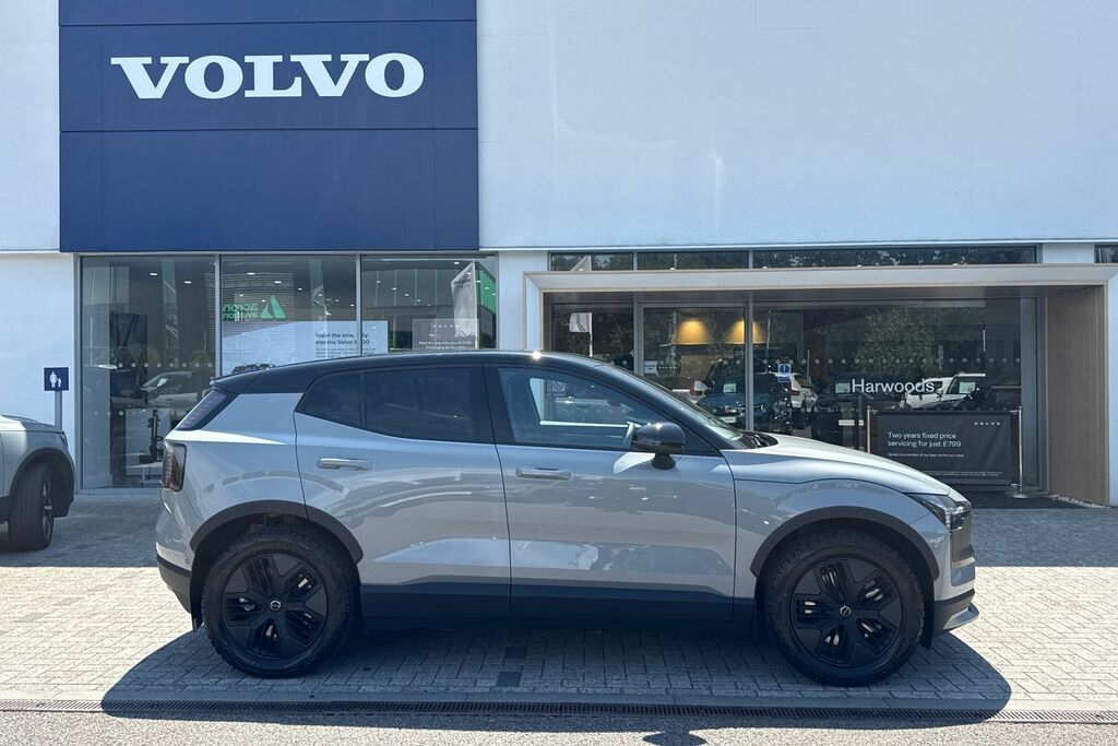 Volvo EX30 Cross Country Cross Country Ultra Black #2