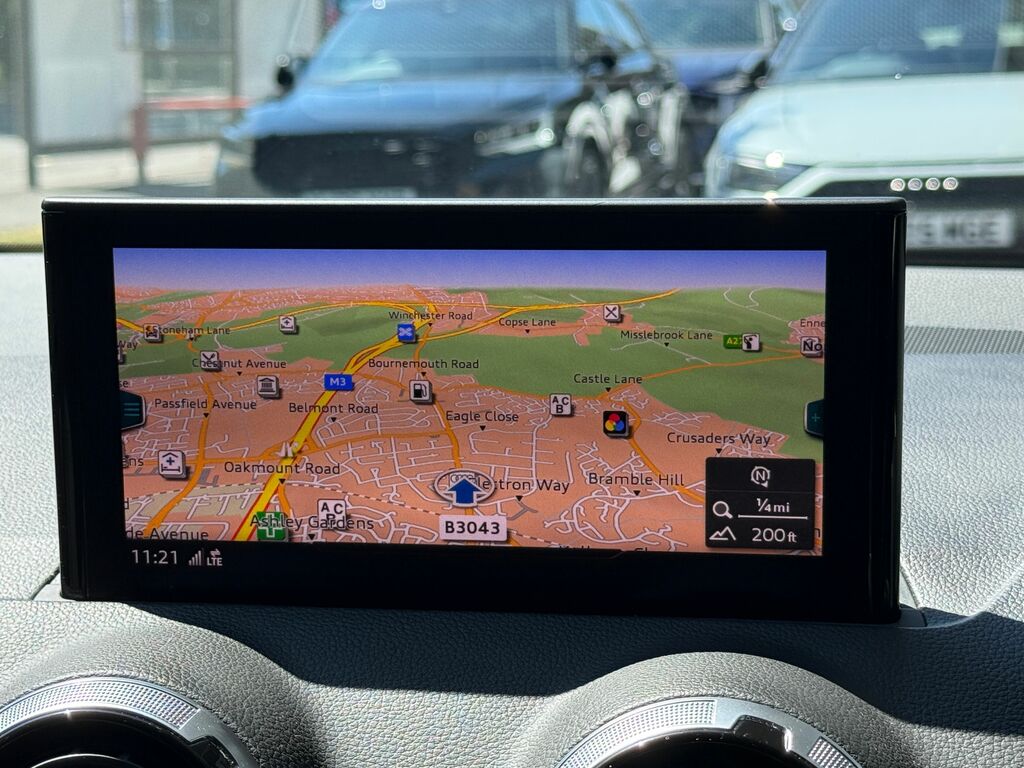 Audi Q2 S Line Black #4