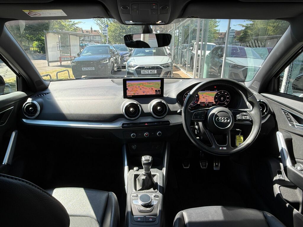 Audi Q2 S Line Black #3