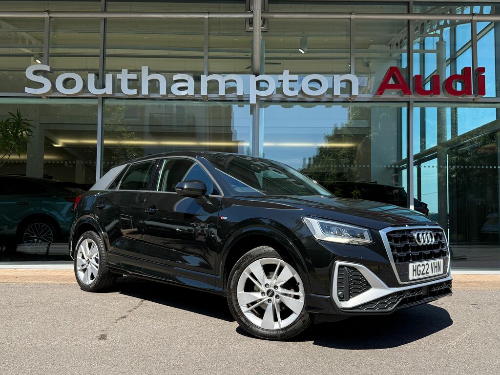 Audi Q2 S Line Black