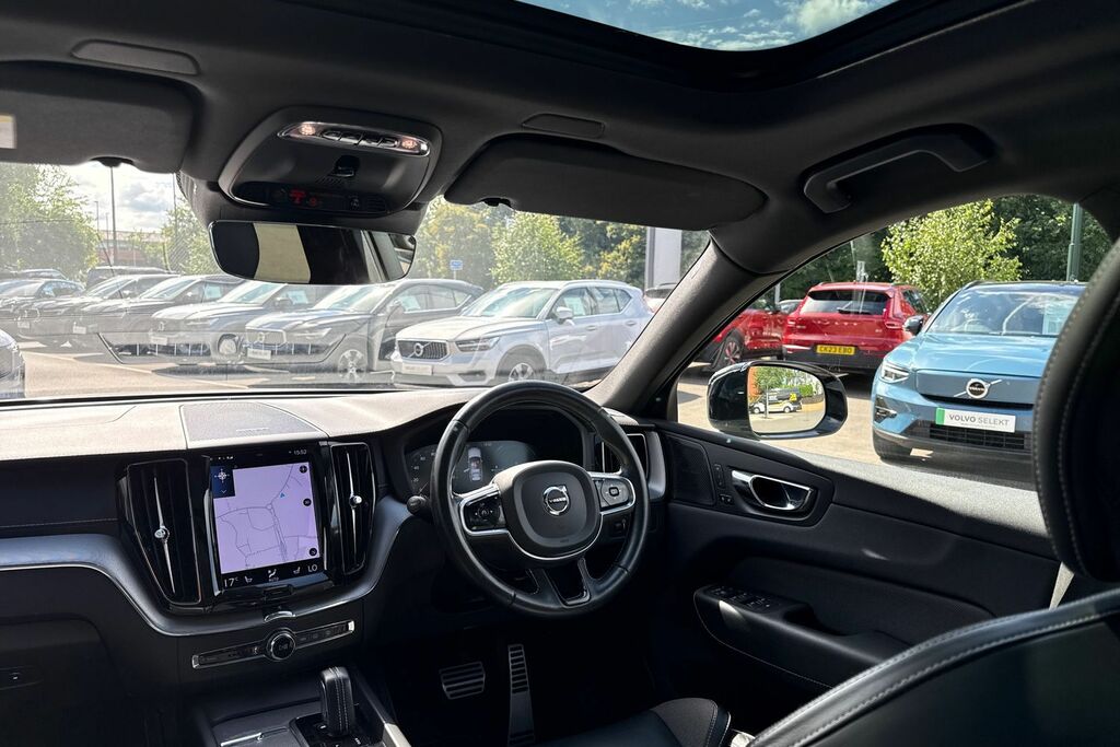 Volvo XC60 Momentum, B4 Mild Hybrid Rear Camera , Heated Se Red #35