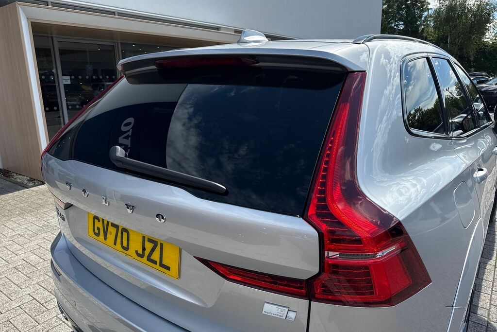 Volvo XC60 Momentum, B4 Mild Hybrid Rear Camera , Heated Se Red #15