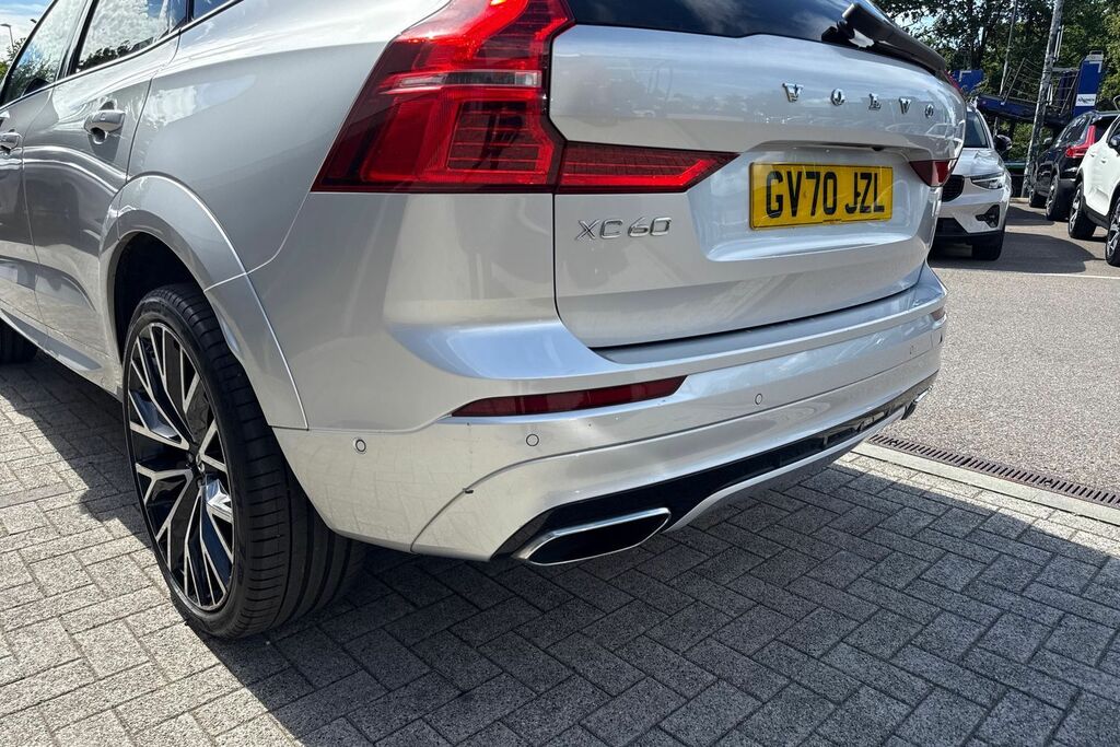 Volvo XC60 Momentum, B4 Mild Hybrid Rear Camera , Heated Se Red #17