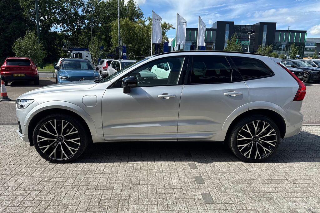 Volvo XC60 Momentum, B4 Mild Hybrid Rear Camera , Heated Se Red #10