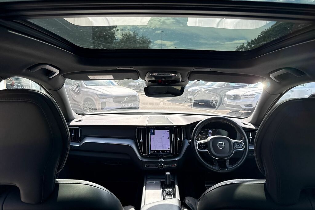 Volvo XC60 Momentum, B4 Mild Hybrid Rear Camera , Heated Se Red #33