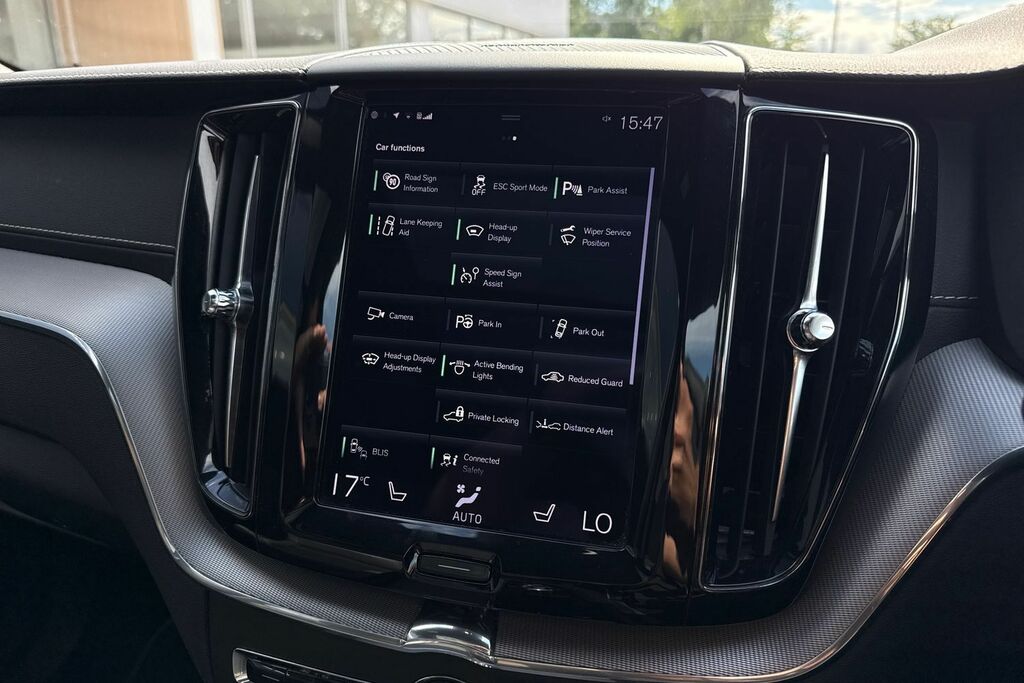 Volvo XC60 Momentum, B4 Mild Hybrid Rear Camera , Heated Se Red #44