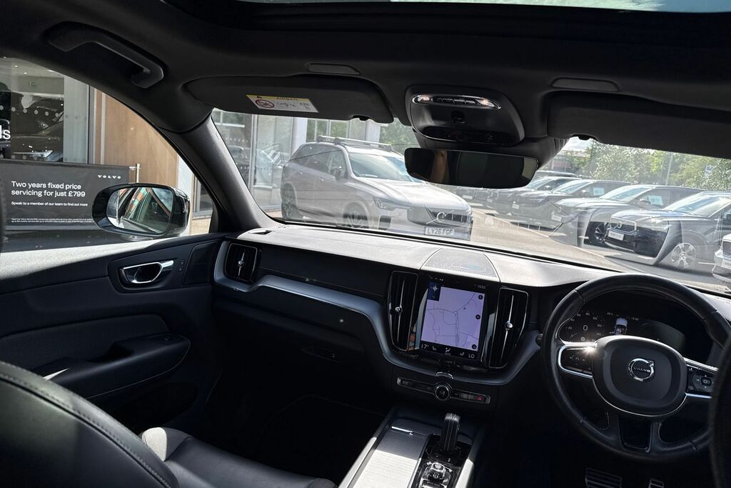 Volvo XC60 Momentum, B4 Mild Hybrid Rear Camera , Heated Se Red #34
